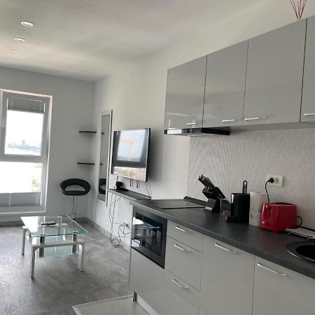Cozy 2-Room Penthouse Lakeview W14 บูคาเรสต์ ภายนอก รูปภาพ