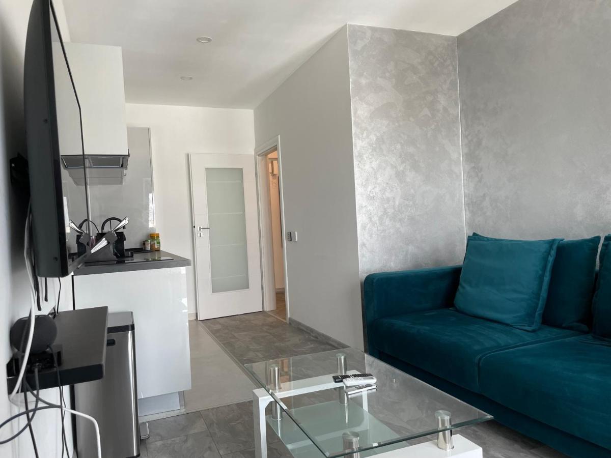 Cozy 2-Room Penthouse Lakeview W14 บูคาเรสต์ ภายนอก รูปภาพ
