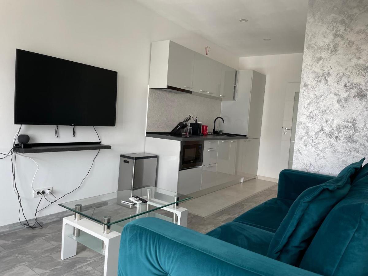 Cozy 2-Room Penthouse Lakeview W14 บูคาเรสต์ ภายนอก รูปภาพ