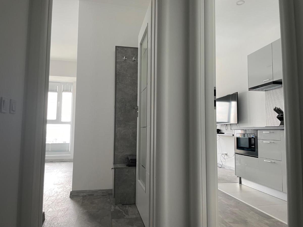 Cozy 2-Room Penthouse Lakeview W14 บูคาเรสต์ ภายนอก รูปภาพ